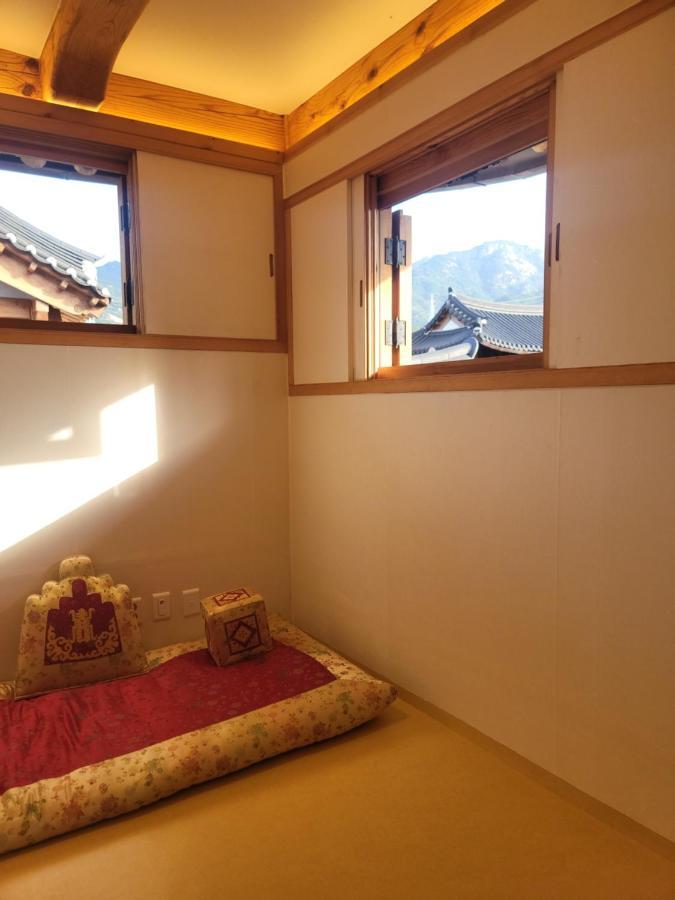 Chaehyodang Hanok Lodge *