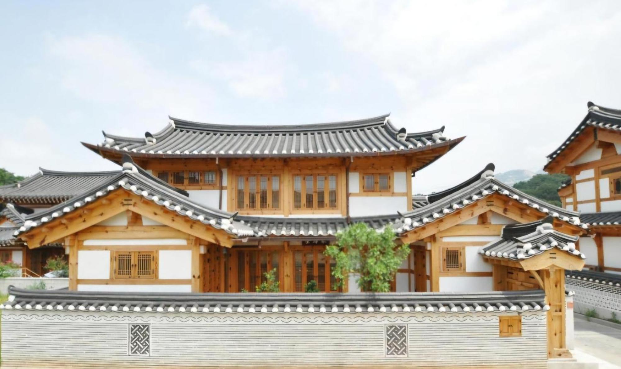 Chaehyodang Hanok Lodge *